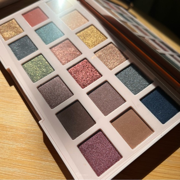 ✨Ciate The Editor Palette - New England - Picture 4 of 4